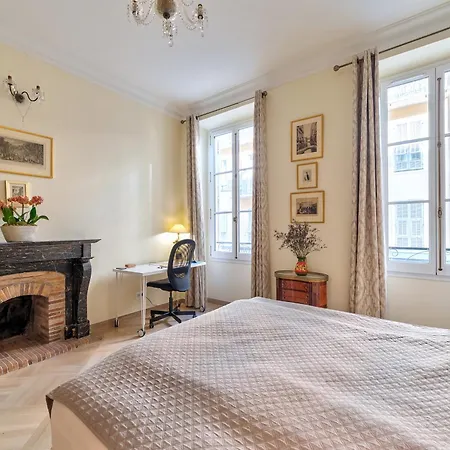 Elegant In Centre With Grand Terrace Apartment Nice