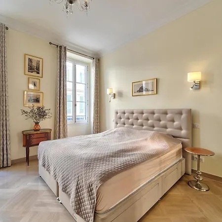 Elegant In Centre With Grand Terrace Nizza