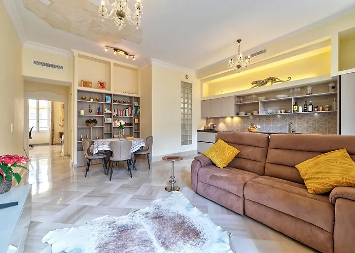Lejlighed Elegant In Centre With Grand Terrace *