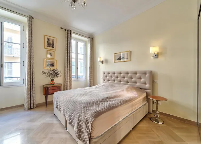 Elegant In Centre With Grand Terrace Nice
