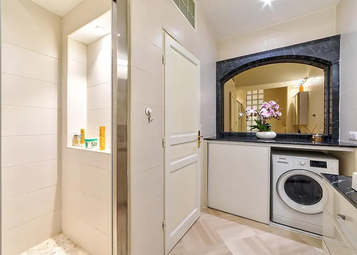 Elegant In Centre With Grand Terrace نيس